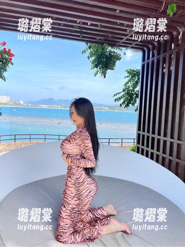 120斤的小王同学 微密圈 - 原图放送!120斤的小王同学的居家女仆作品集,随意中透着些微挑逗