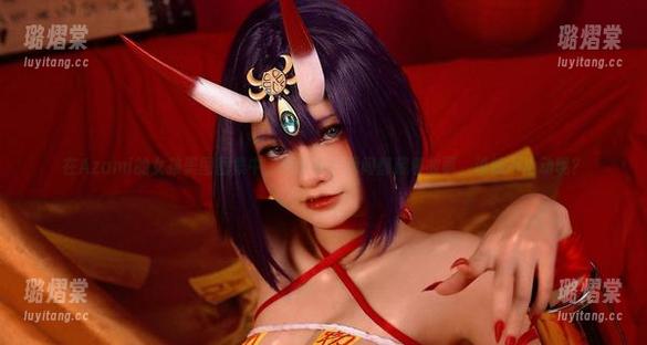 在Azami的女孩美图图集中，似乎每个瞬间都藏着故事，谁能不心动呢？
