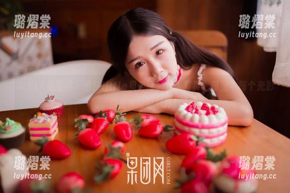 GIRLT果团网-little贝壳喵 GIRLT果团网 - 看!little贝壳喵的双人写真,原图中每个光影都是情绪的载体!