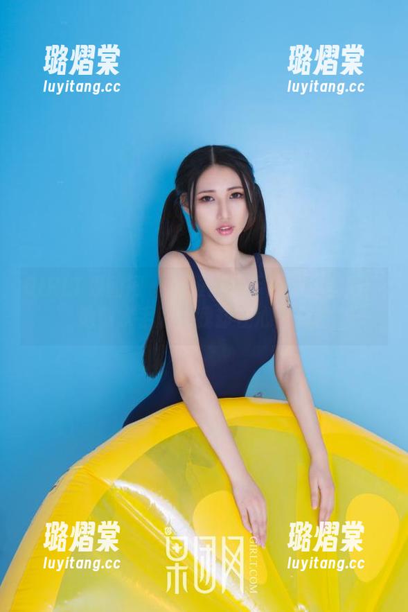 GIRLT果团网 - 莫雅淇水手服精选套图：她穿水手服，我却在心里划船