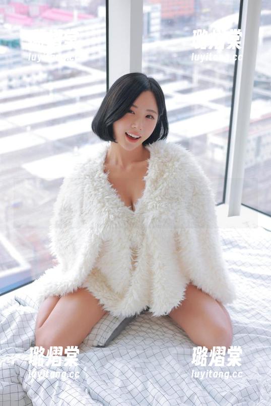 要不要这么美？Habin夏彬(하빈)的VVVIP办公室高清图集惊艳到我了！