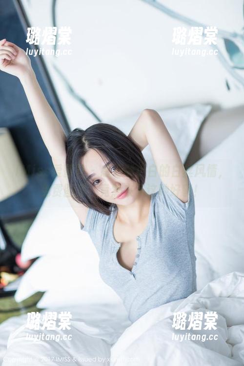 IMiss爱蜜社 - 感受酥小白的白丝风情，免费图集，竟然来了这种好事！