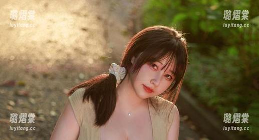 你敢相信！KANEKO_咔喵的礼服写真集在原图里竟然藏了这么多亮点！
