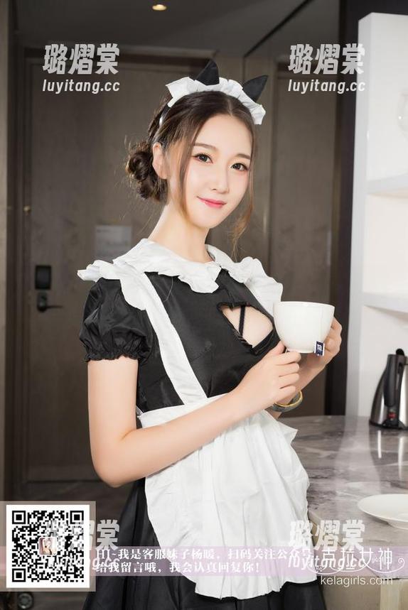 KelaGirls克拉女神-静宜 KelaGirls克拉女神 - 静宜在此,在线展示她的骨感素足,似乎在邀请你靠近