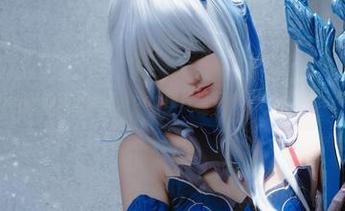 进入KuukoW的女王时空，cos图片里有种魔法，让我目不转睛了！