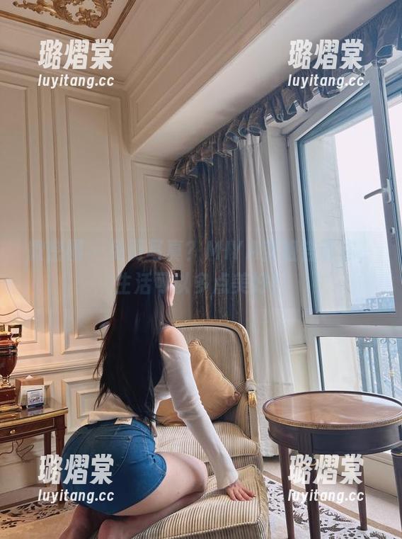 微密圈 - 免费写真？MIYA空姐告诉你，生活可以多点美好！