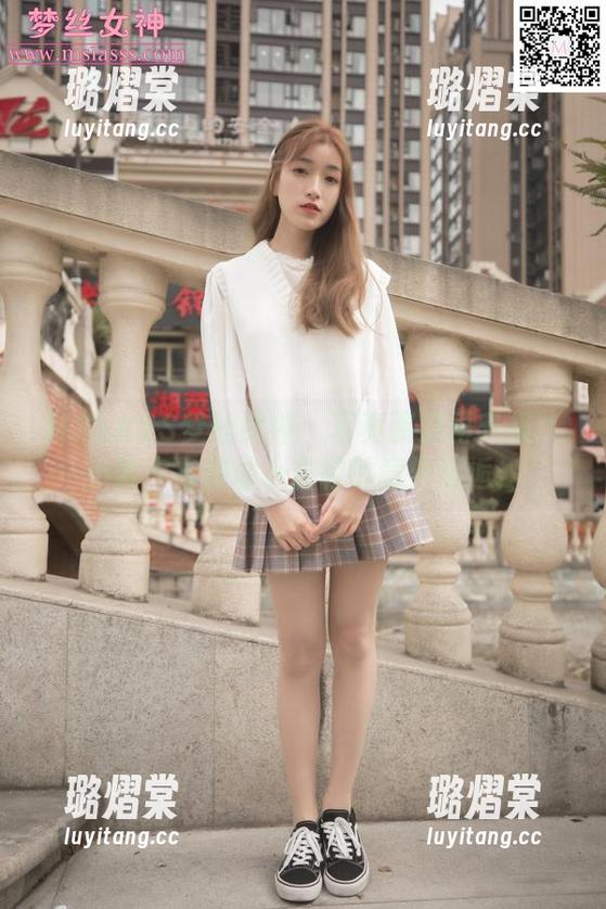MSLASS梦丝女神-小除夕 MSLASS梦丝女神 - 写真资源再升级:小除夕与废墟小白鞋的意外邂逅!