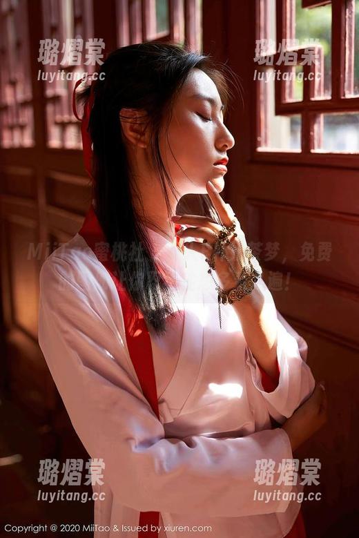 MiiTao蜜桃社 - 双人E杯奶茶梦，免费的图册让你忍不住想多看几遍！