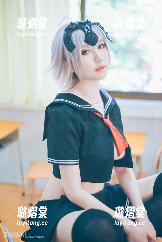 Sameki Sameki的万圣节写真合集:当幽灵遇上时尚,是怎样的一种悸动?