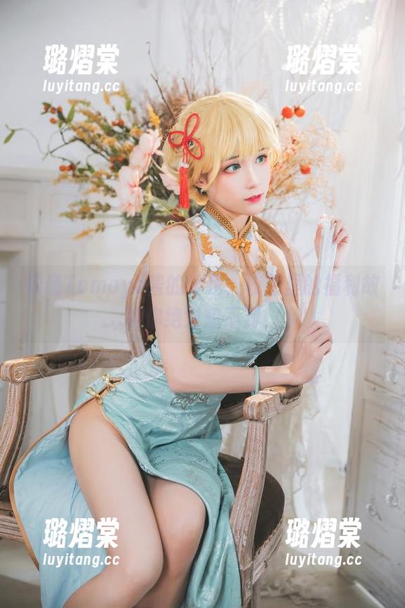 跟随Tomoyo酱的步伐，校服里的福利故事你绝对想不到！