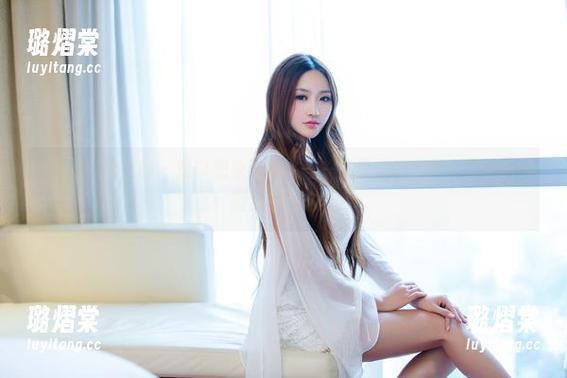 TuiGirl推女郎-艾栗栗 TuiGirl推女郎 - 难以想象的对比——艾栗栗修女合集里的图片暗示着什么?