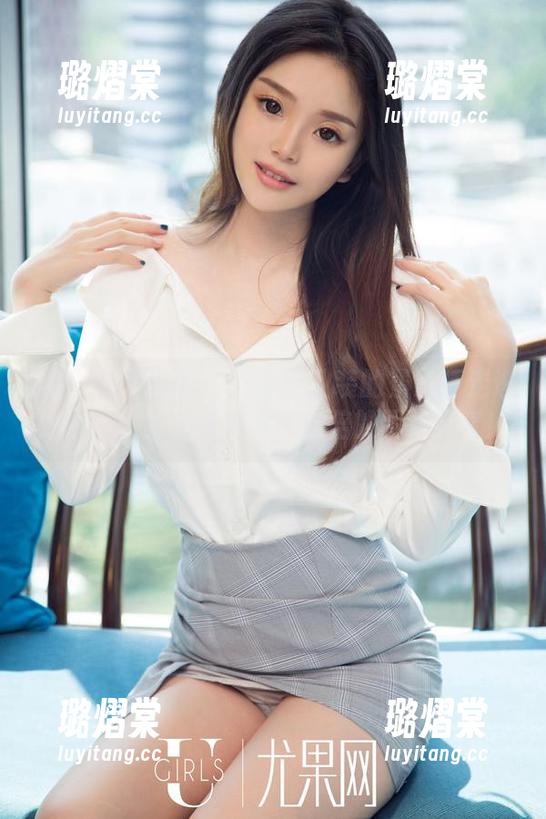UGirls尤果网 - 当穿职业装的景思晴走进办公室，工作效率直接翻倍的图包分享！
