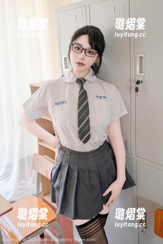 Xiuren秀人网 - 网袜与司妃SL：这组私拍真的是从天而降的美吗？