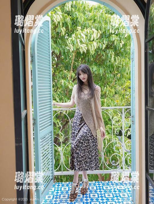 Xiuren秀人网-安妮Tess Xiuren秀人网 - 探索安妮Tess的皮衣世界,图库里为何让人目不转睛?