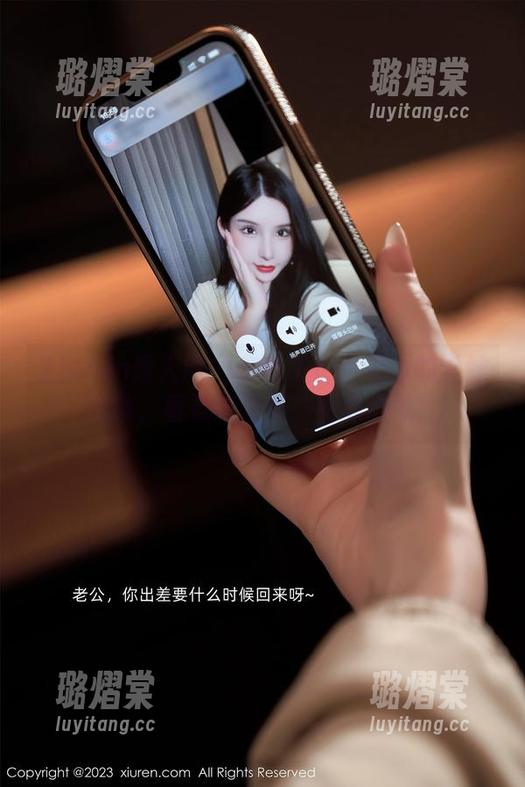 Xiuren秀人网 - 在线了！小逗逗的学妹图集，看看这姿势，真心服气！