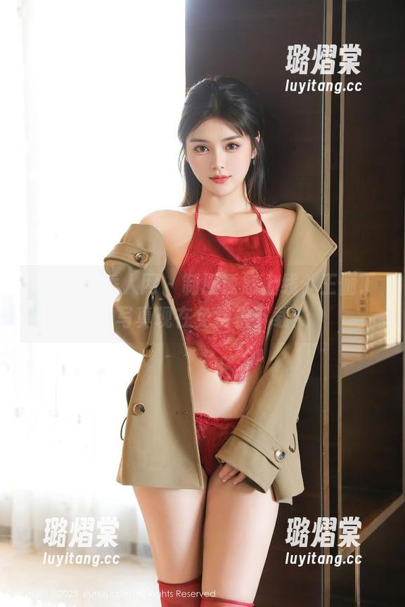 Xiuren秀人网 - 制服诱惑上线，王俪丁的写真现在免费供下载！