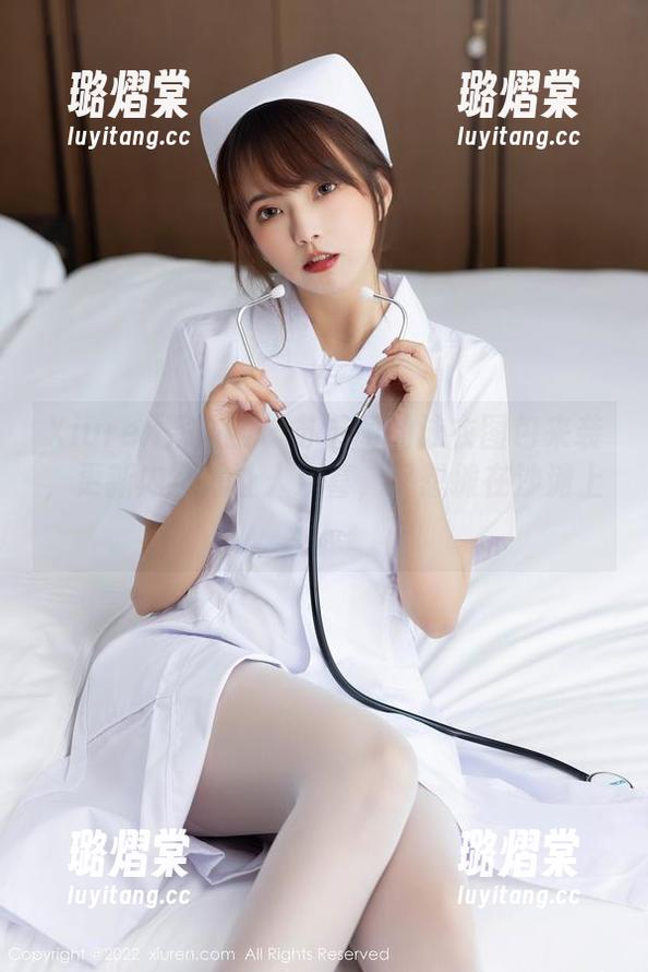 Xiuren秀人网 - 苏苏阿的泳衣图包来袭，更新内容好让人欢喜，又想摊在沙滩上了…