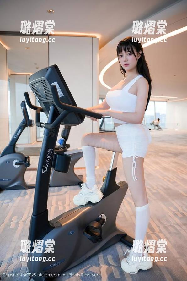 Xiuren秀人网-葛征Model Xiuren秀人网 - 合集中那些隐藏的小美好,葛征Model的红裙诱惑