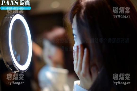 pans - 无圣光与雨涵修女的私密瞬间，套图让每个角落都充满调皮感！