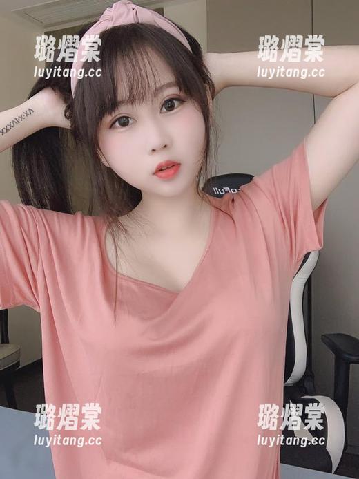 依依超级懒 赶紧锁定依依超级懒的写真!这个五月‘丰满’得让你目不转睛!
