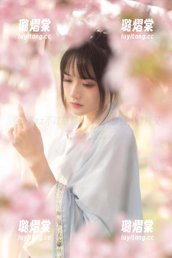 兔子Zzz不吃胡萝卜的私房原图，清纯又有点小调皮