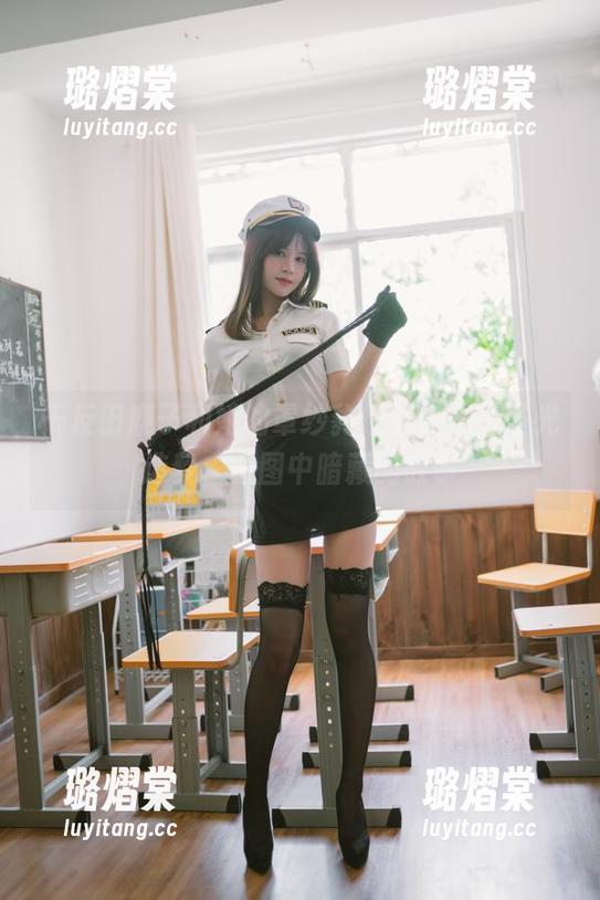 千反田鹿子和她的罩纱豹纹泳装，无圣光造梦，套图中暗藏的故事