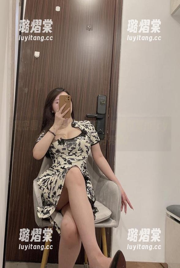 微密圈 - 福利写真新宠，看看可馨juicy怎么盼星星盼月亮的！
