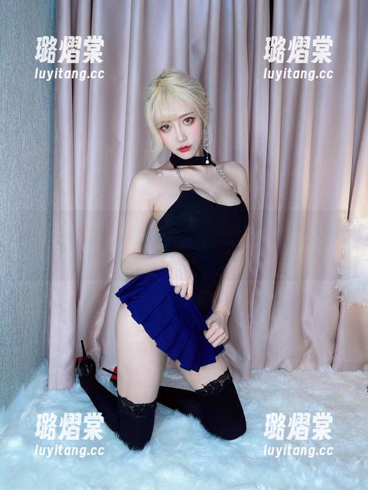 夏日里的啾小妍Deer：无敌cos合集，眼睛都要炸了