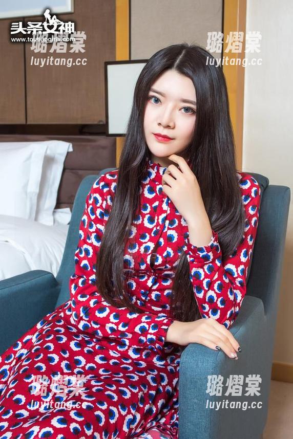 头条女神 - 轻松撩人的校服写真，幻雪儿分享带你回味青葱岁月！