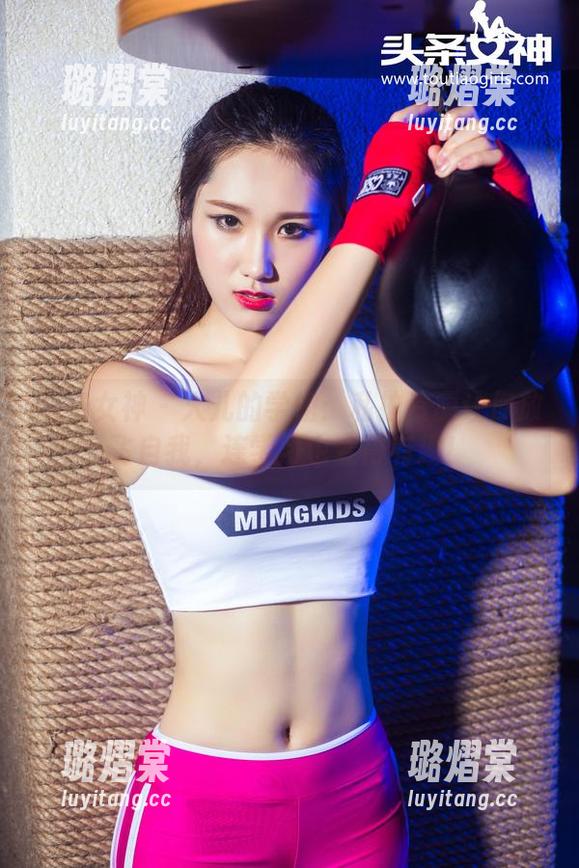 头条女神 - 火儿的学姐：私拍资源让你放飞自我，连学习也变得有趣！
