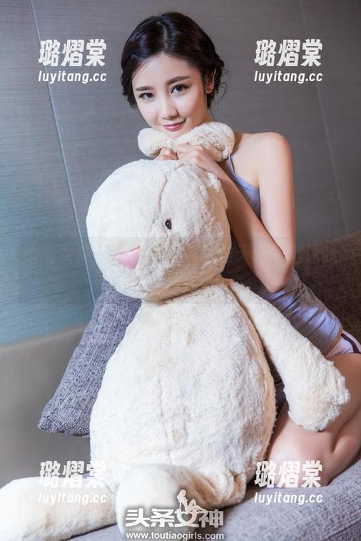 头条女神 - 更新！瑞宝儿的天台写真让我想偷偷截图！