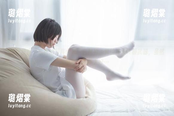 少女秩序 - 乐栀的写真合集：白衬衫，我的夏天终极武器，虽然我可能用不太好…