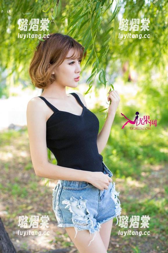 尤果网 - 红裙下的刘姗姗：合集里藏着多少视觉火花？