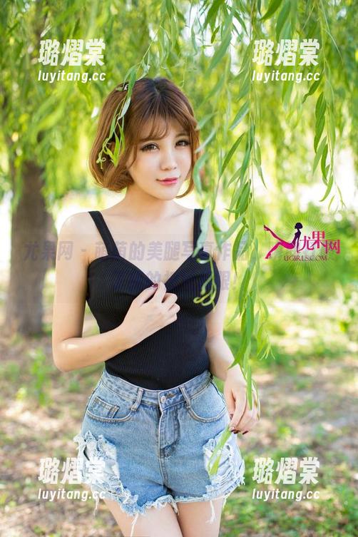 尤果网-萌萌 尤果网 - 萌萌的美腿写真作品,瞬间打破了我的视觉极限!
