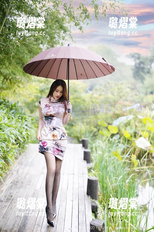 尤蜜荟 - 看了欧阳LuLu的写真，内衣的设计真是迷人得有点过分！