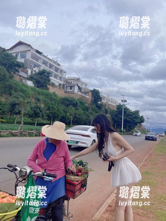 微密圈 - 就是阿朱啊终于放出新宠，最新写真集“白色面具自拍”，这波操作我给满分。