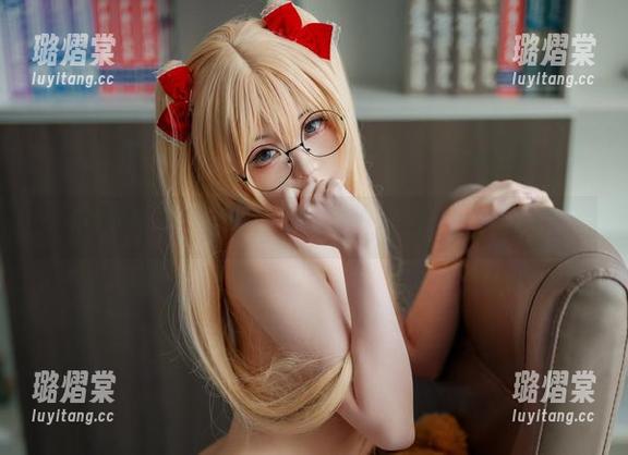 幼水铃衣 幼水铃衣私拍:梦浴少女,这个名字光听着就让人好奇。