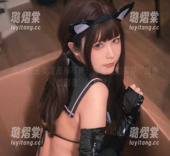 拖拉大王女友最新写真：图库里的那种‘我也想躺着’的感觉！