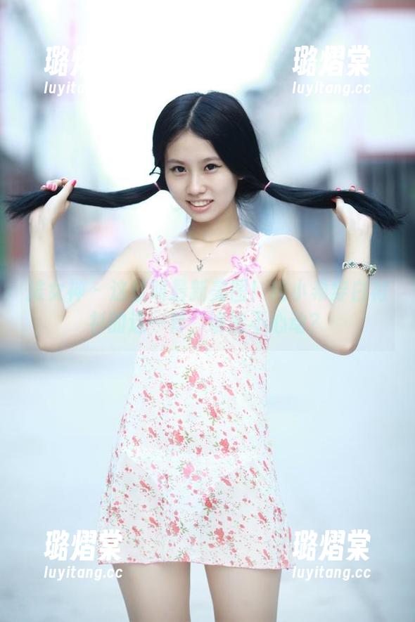 推女神 - 这就叫最新美图！纯小希穿白衬衫的这一幕，谁能不心动？