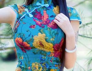 推女郎 - 夏日写真新玩法：跟着赵惟依学会在阳光下的优雅‘打滚’！