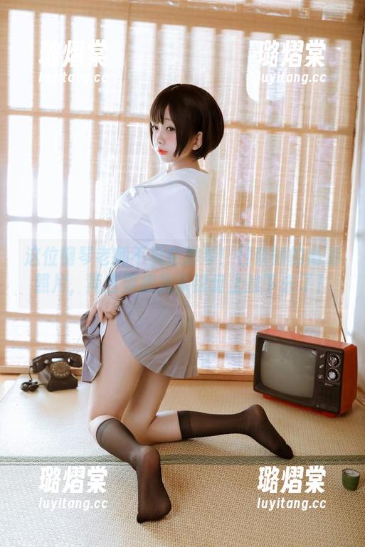 这位钢琴老师不只会弹琴！日奈娇的高清照片，简直要把我从键盘上推下去了！