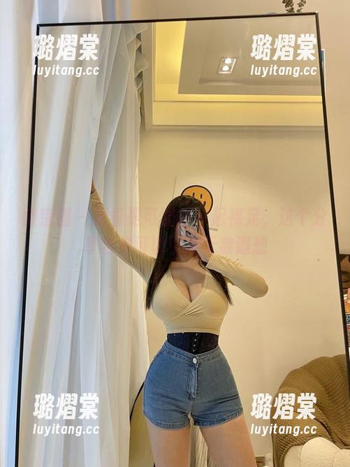 是可馨吖 微密圈 - 跟着是可馨吖一起裸足,这个分享合集可以引发无数遐想