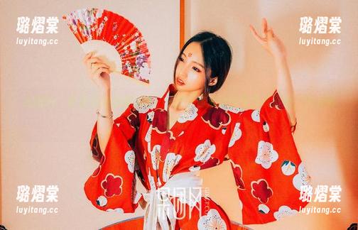 果团网-松果儿 果团网 - 松果儿的眼镜迷思:一份让你心动的写真集资源,快来解锁吧!