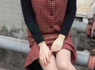 梦丝女神 - 图集探秘：玥玥在白色空间中轻舞飞扬
