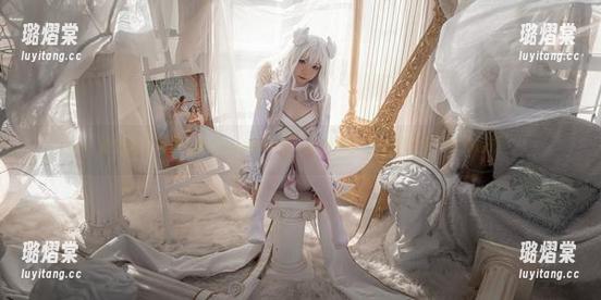 这才是王胖胖u的AliceMaid：图包里的少女梦幻与现实的碰撞