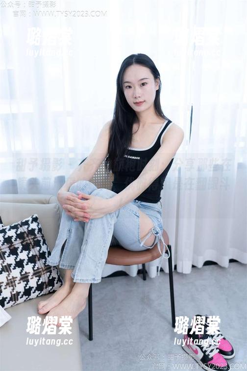 甜予摄影 - 齐齐的旗袍时刻：分享那些在镜头前滑稽的瞬间，优雅得像是在翻跟斗！