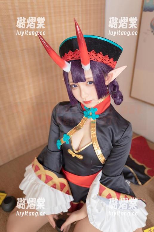 神楽坂真冬 夏天想不起来的清凉:神楽坂真冬的蓝衣旗袍合集居然让我心动了!