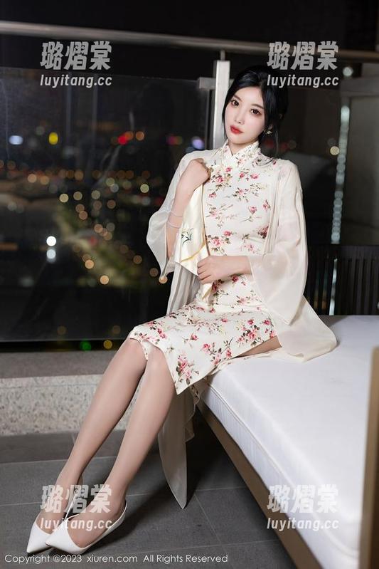 秀人网 - 黑白透视：Zoe柚柚的图包，资源背后的故事总让人心痒。