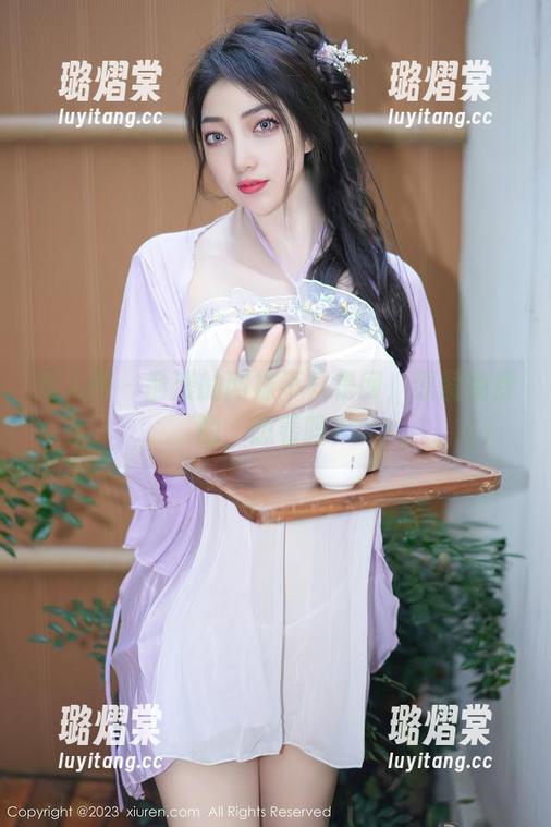 秀人网 - 俞漫的网袜不只是网，原图免费的，想看吗？