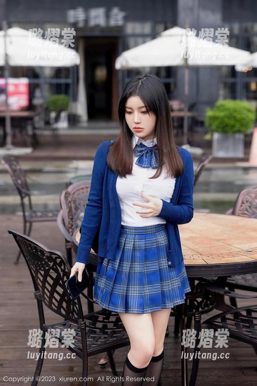 秀人网 - 全集在手，安然Maleah办公室不怕晒：下载体验一下这职场美学。